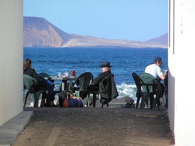 Beautiful Small Bungalow, Amazing Views And Garden Famara Eksteriør bilde