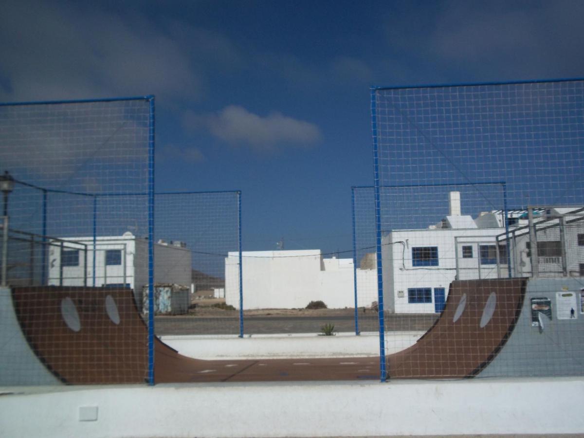 Beautiful Small Bungalow, Amazing Views And Garden Famara Eksteriør bilde