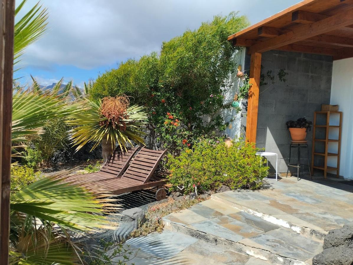 Beautiful Small Bungalow, Amazing Views And Garden Famara Eksteriør bilde
