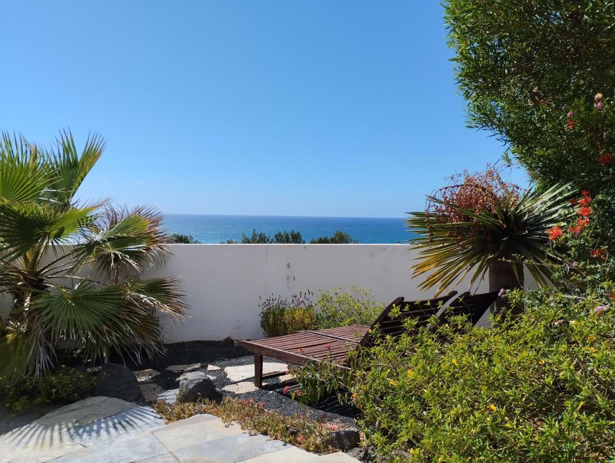 Beautiful Small Bungalow, Amazing Views And Garden Famara Eksteriør bilde