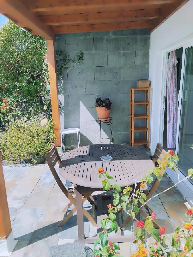 Beautiful Small Bungalow, Amazing Views And Garden Famara Eksteriør bilde