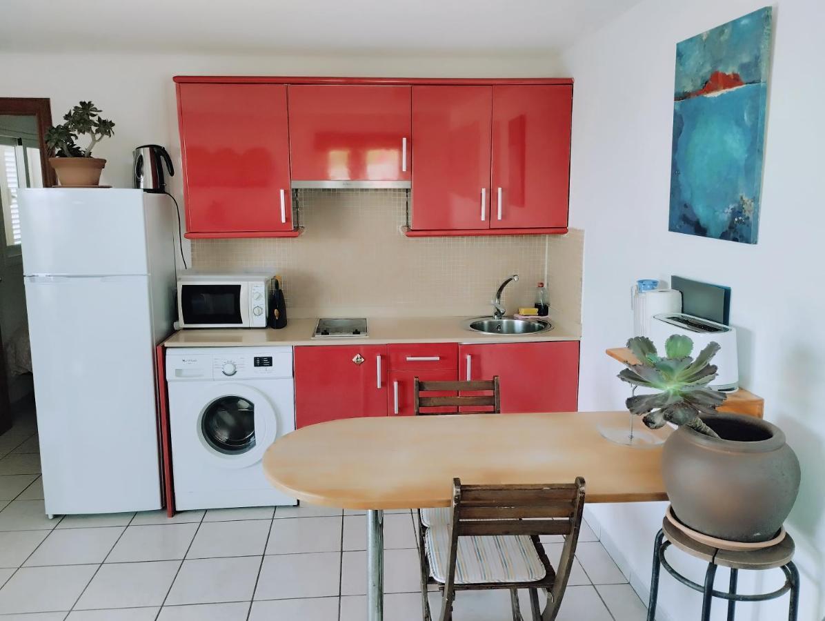 Beautiful Small Bungalow, Amazing Views And Garden Famara Eksteriør bilde